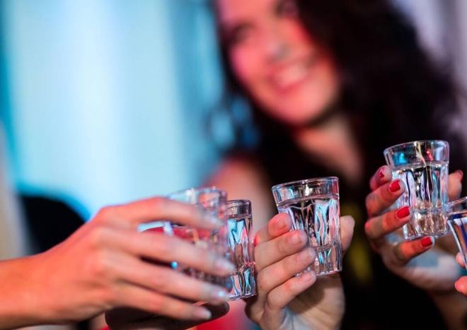 過(guò)年買(mǎi)酒注意！有些你覺(jué)得口感好的白酒，可能是酒精飲料